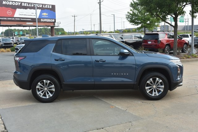New 2027 Chevrolet Equinox LT w/ Convenience Package II FWD image 4