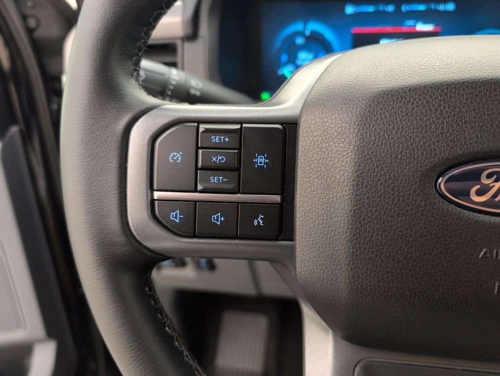Used 2025 Ford F150 Lightning XLT image 40