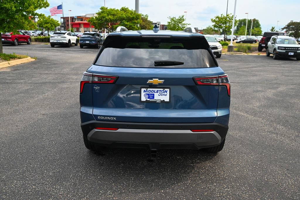 Used 2025 Chevrolet Equinox LT w/ Convenience Package II FWD image 6