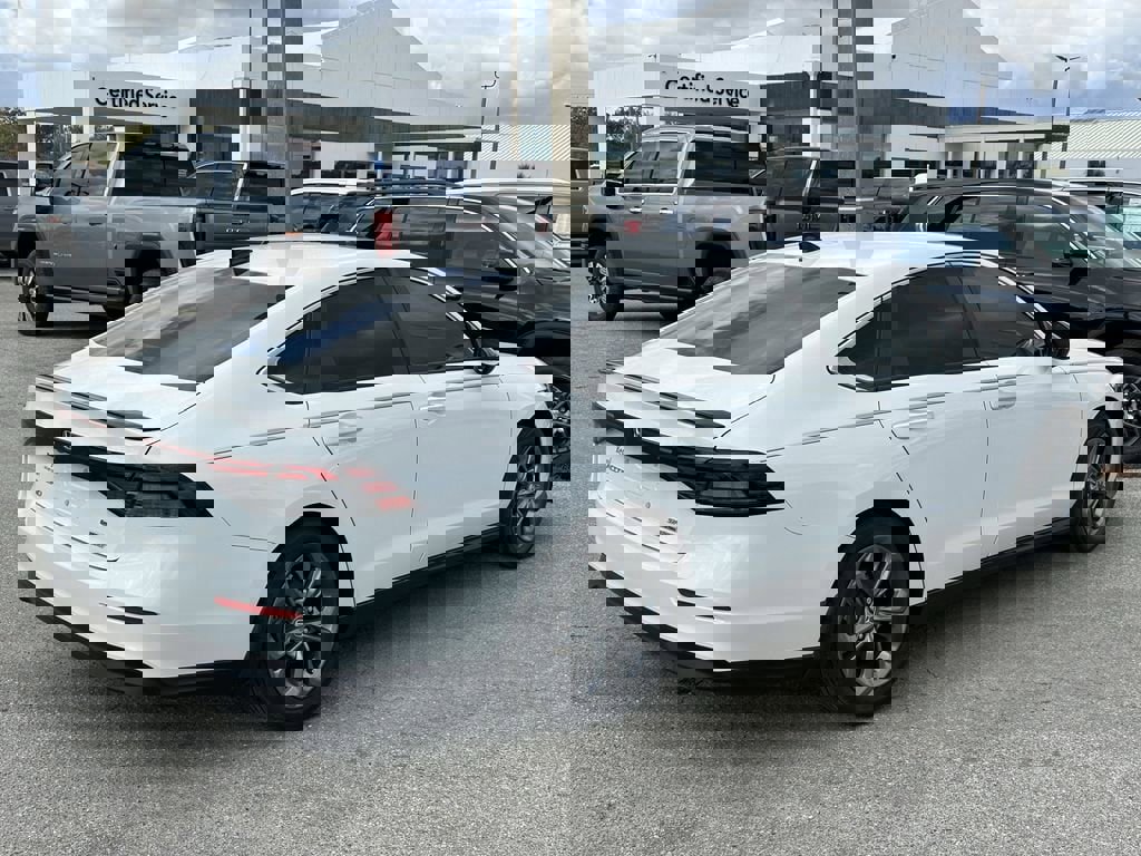 Used 2024 Honda Accord Sport image 5