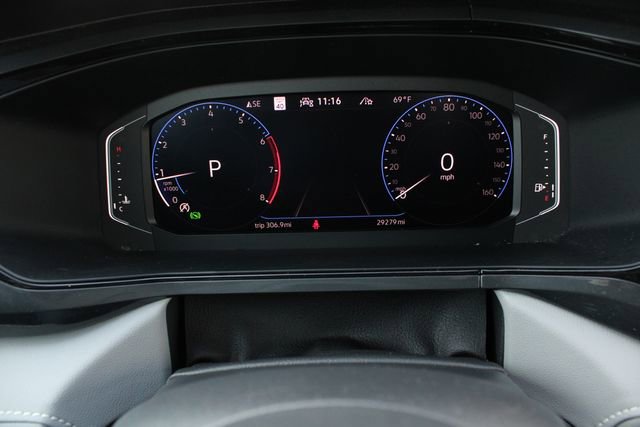 Used 2024 Volkswagen Taos SEL AWD/4WD image 11