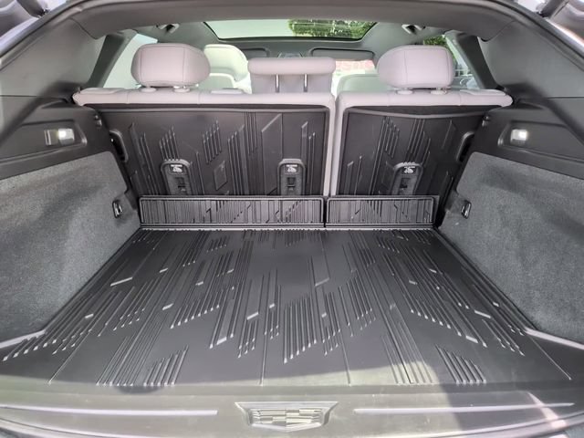Used 2024 Cadillac Lyriq Luxury AWD/4WD image 8