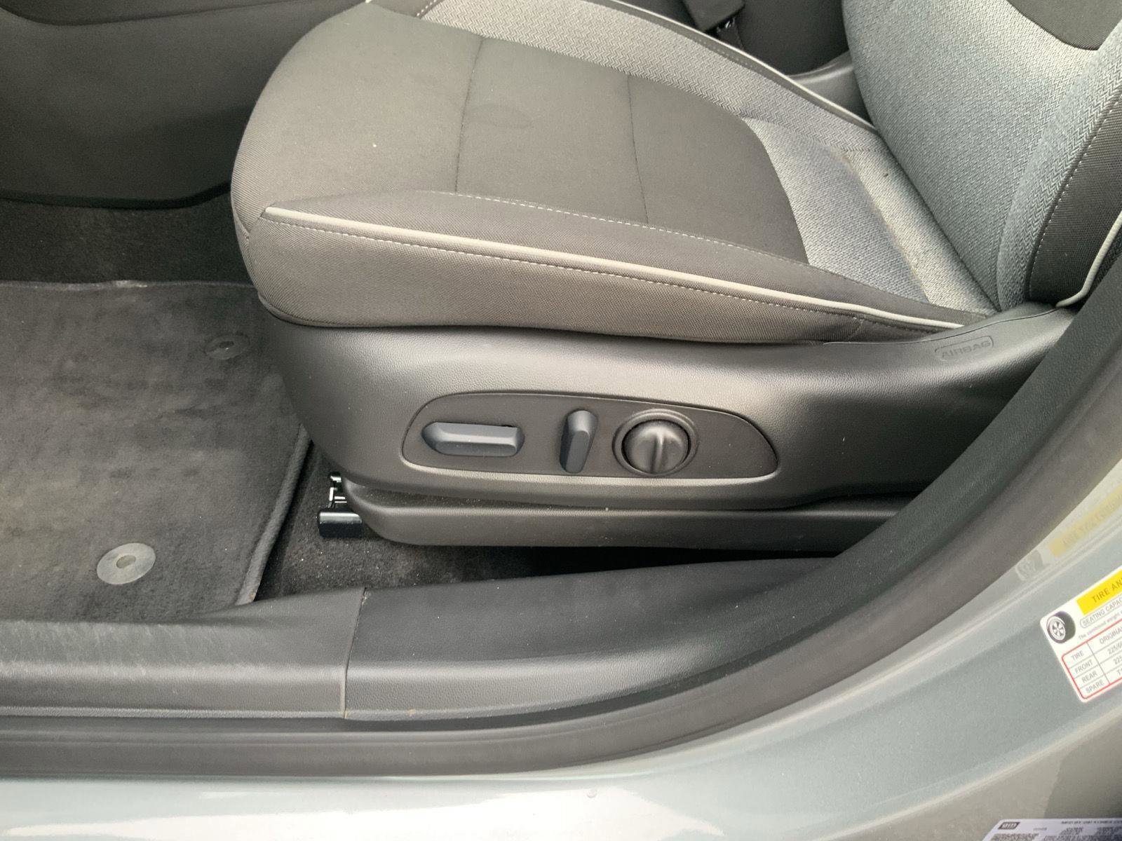 Used 2025 Chevrolet TrailBlazer LT w/ Convenience Package image 26