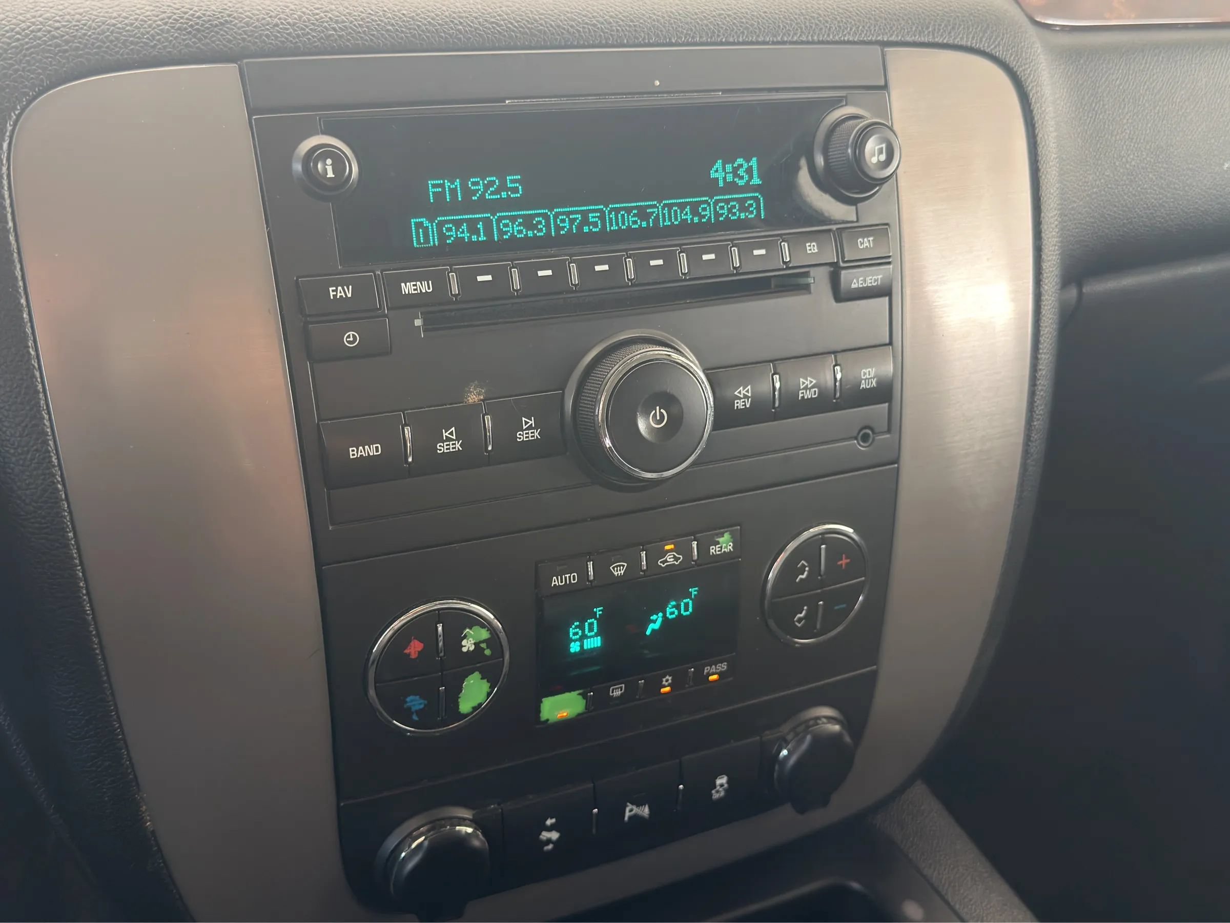 Used 2013 GMC Yukon SLT AWD/4WD image 29