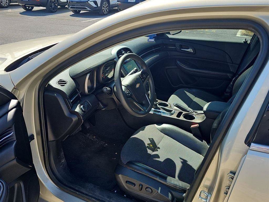 Used 2016 Chevrolet Malibu LT w/ Power Convenience Package FWD image 7