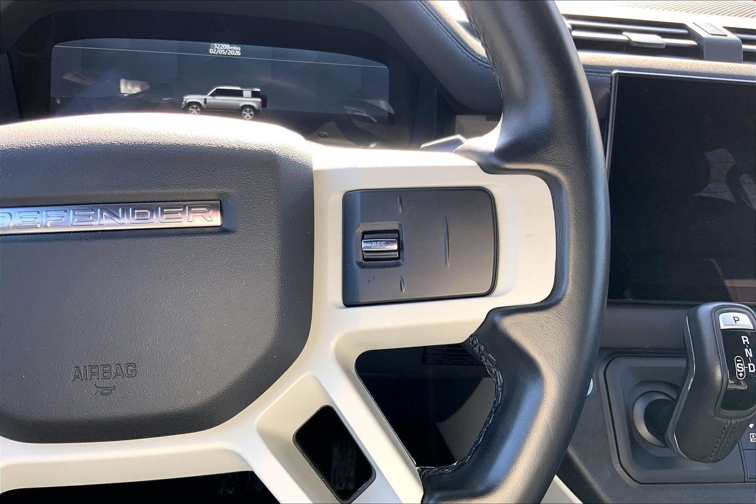 Used 2022 Land Rover Defender 110 X-Dynamic SE image 24