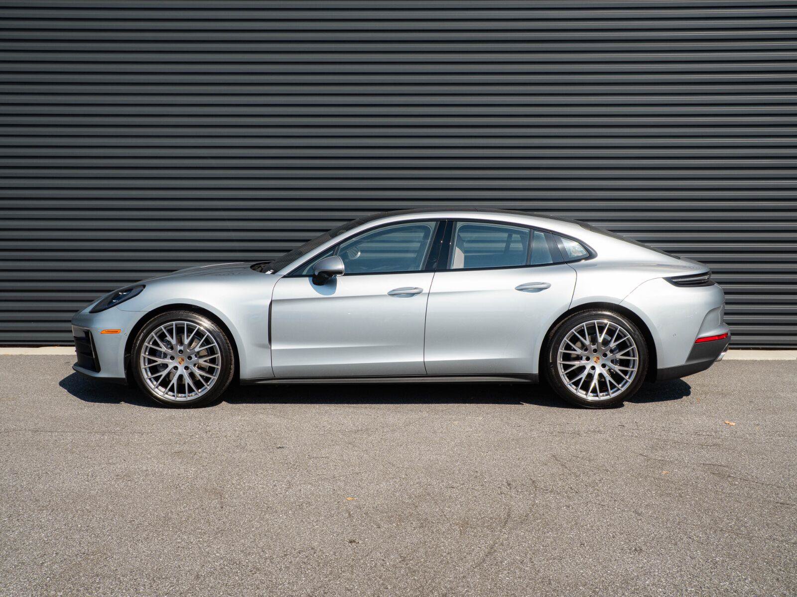 Certified 2026 Porsche Panamera 4 AWD/4WD image 2