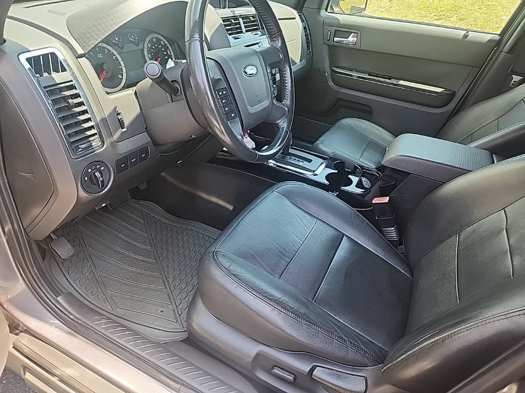 Used 2011 Ford Escape Limited w/ 302A Rapid Spec Order Code FWD image 5