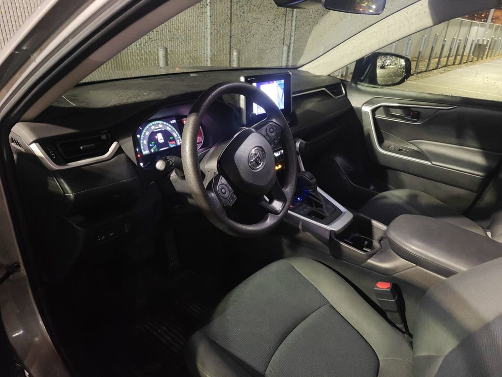 Used 2023 Toyota RAV4 LE image 7