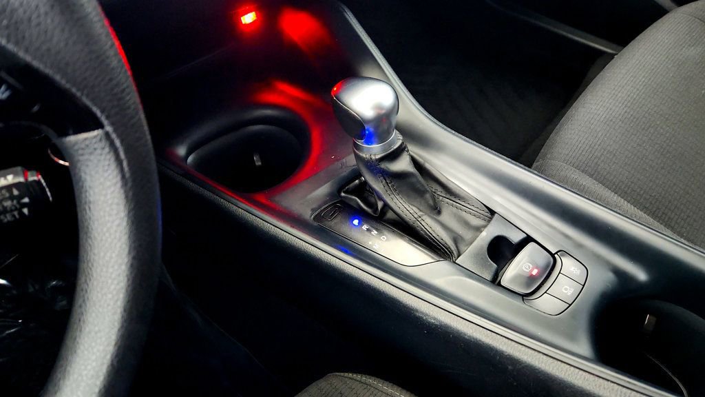 Used 2019 Toyota C-HR LE FWD image 16