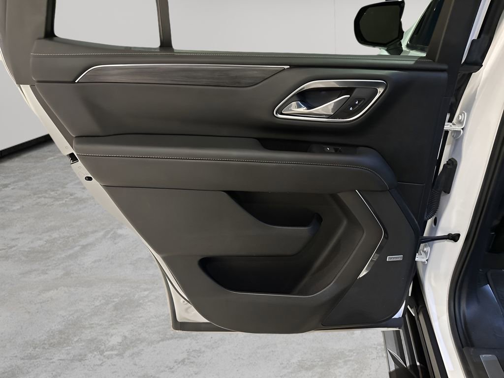 Used 2023 GMC Yukon SLT image 36