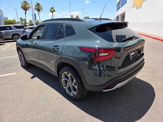 Certified 2025 Chevrolet Trax LT FWD image 4