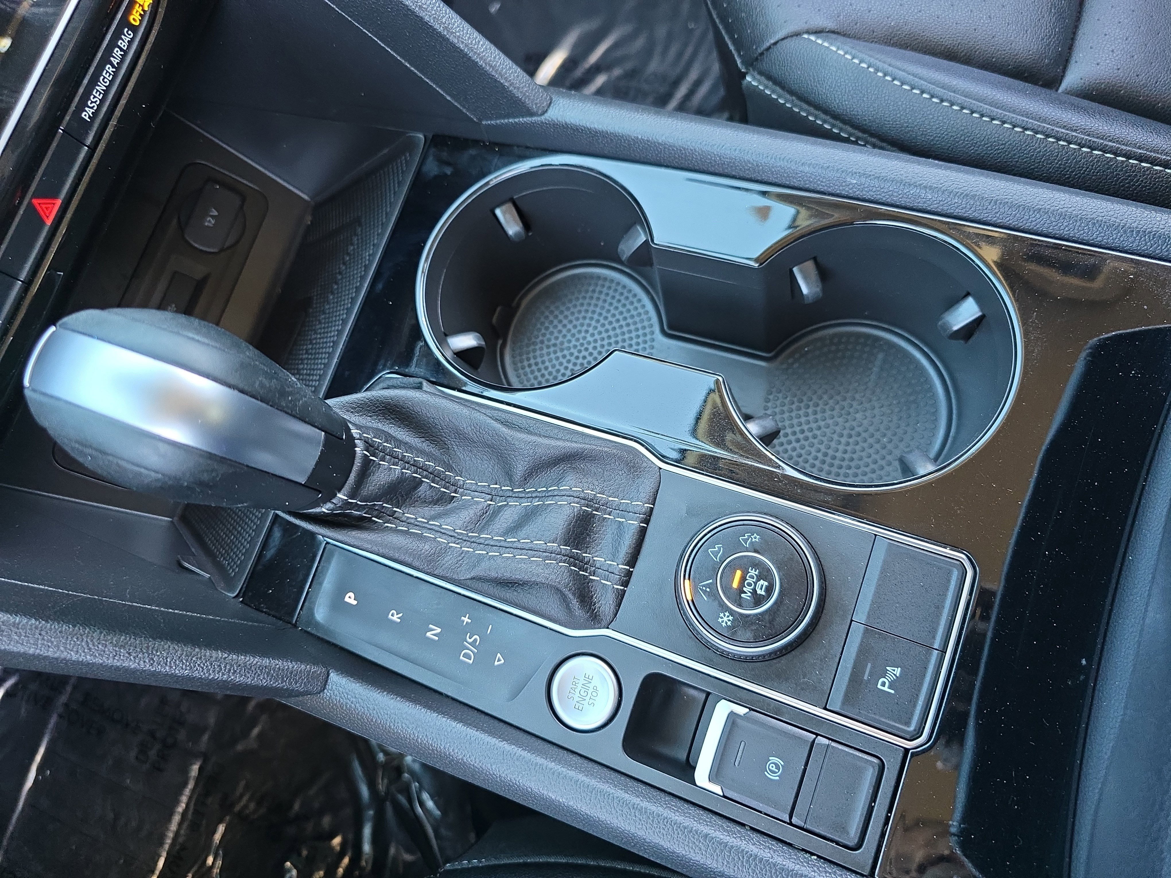 Used 2023 Volkswagen Atlas SE image 25