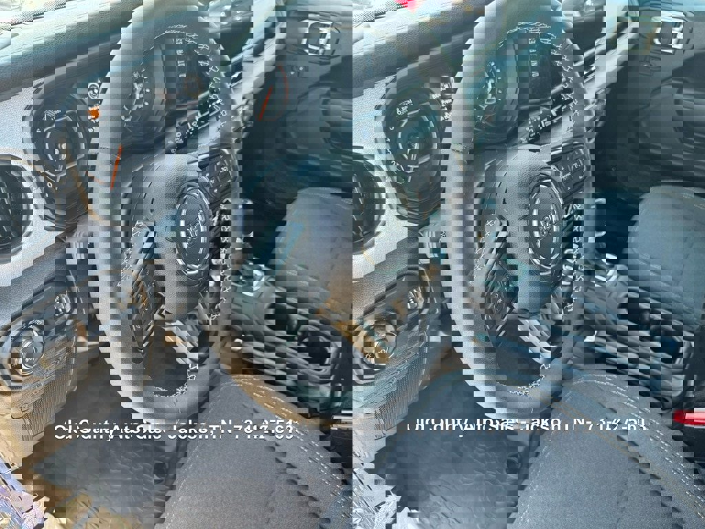 Used 2025 Jeep Wrangler Sport image 31