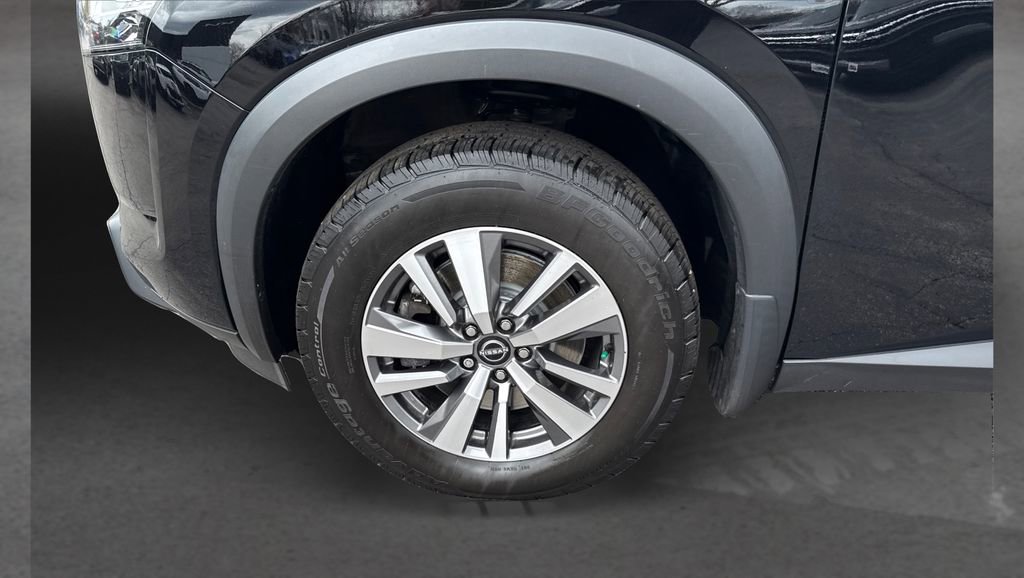 Used 2023 Nissan Pathfinder SL w/ Lighting Package (N92) AWD/4WD image 12