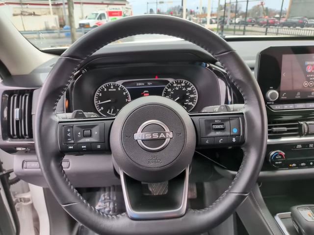 Used 2022 Nissan Pathfinder SV image 25