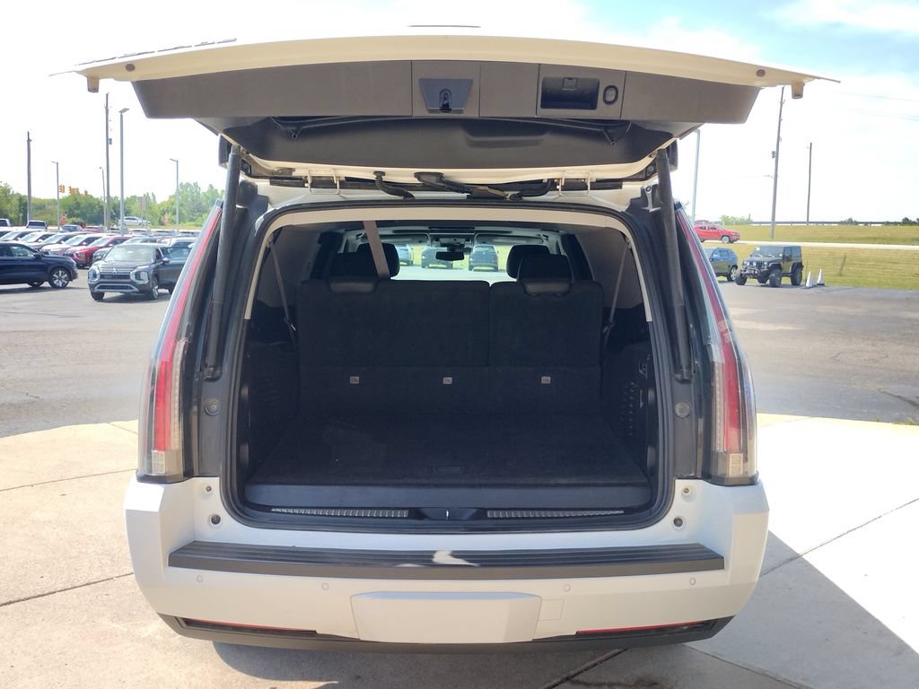 Used 2017 Cadillac Escalade ESV Premium Luxury AWD/4WD image 15