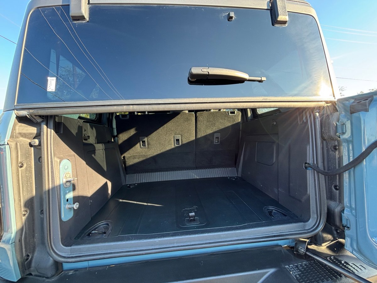 Used 2023 Ford Bronco Badlands image 11