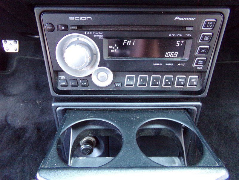 Used 2004 Toyota MR2 image 27