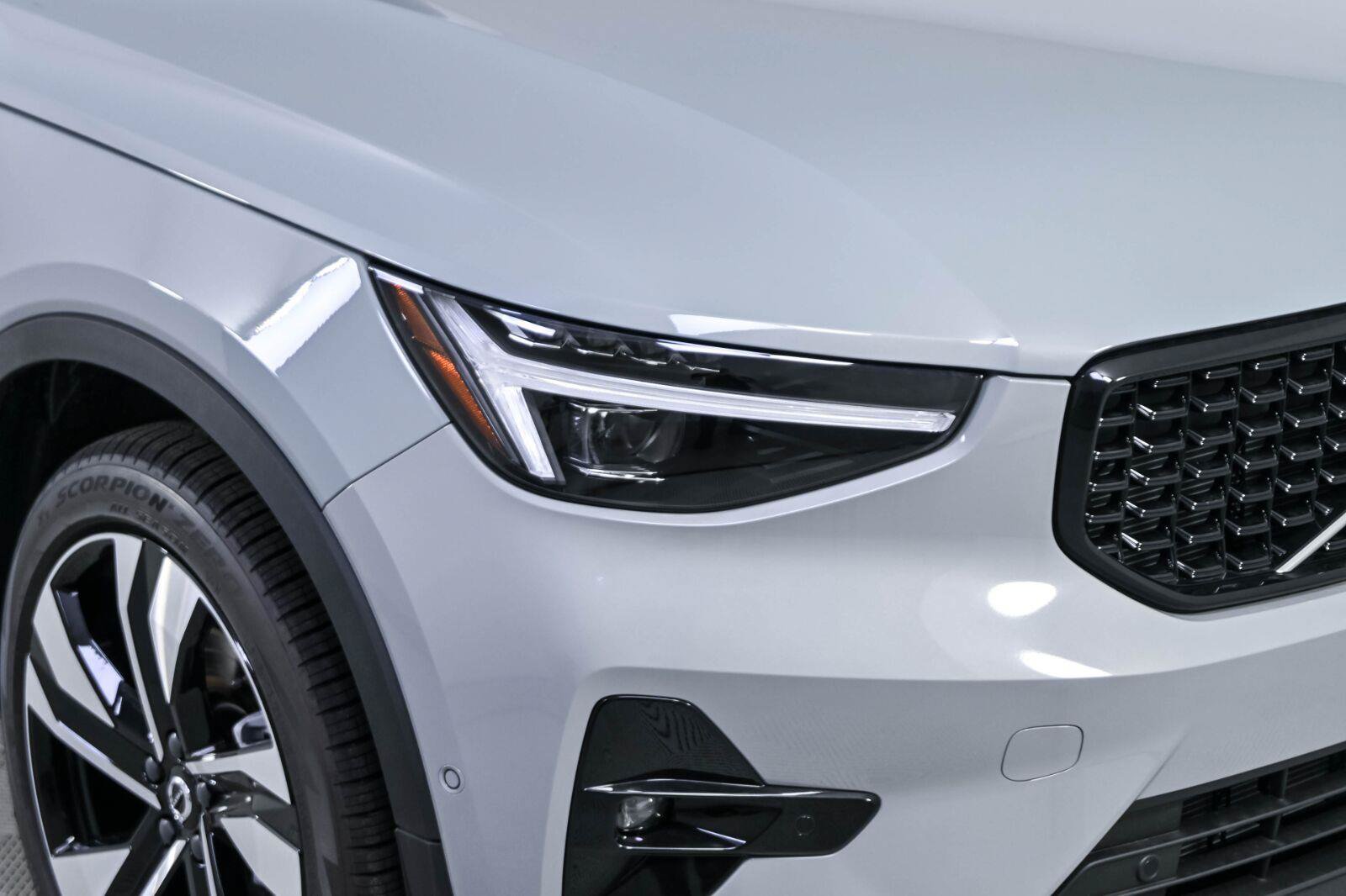 New 2026 Volvo XC40 B5 Plus w/ Climate Package AWD/4WD image 36