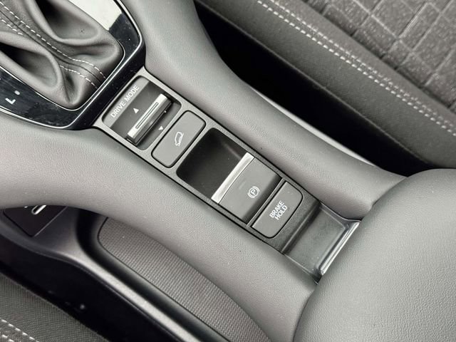 Certified 2025 Honda HR-V LX image 28