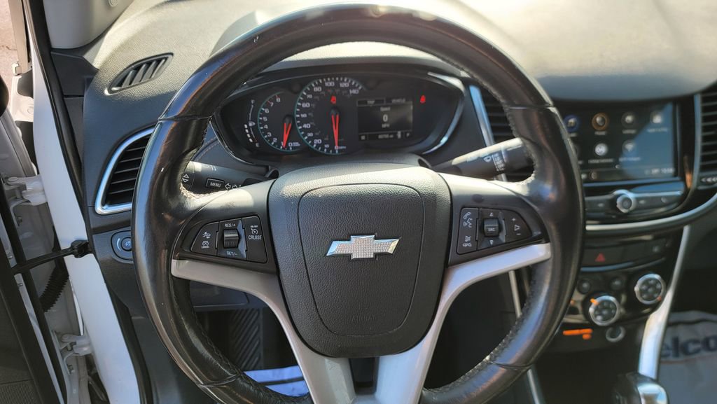 Used 2018 Chevrolet Trax Premier w/ LPO, Cargo Package image 20