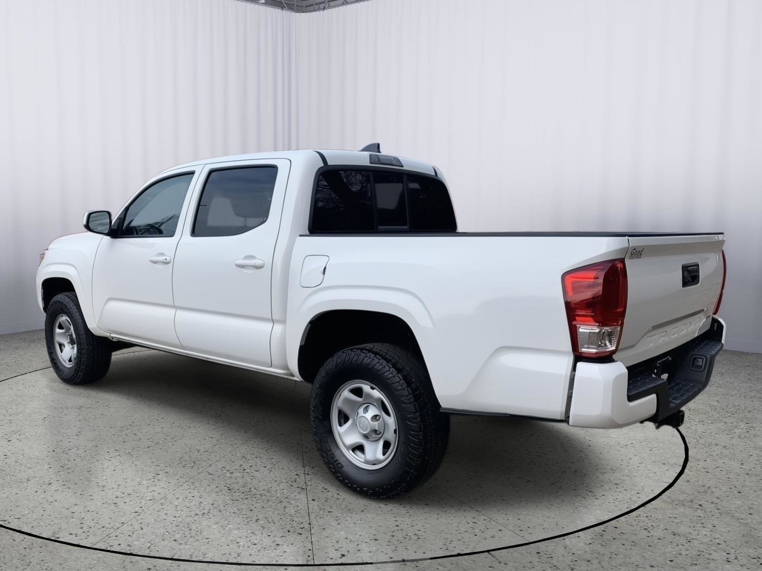 Used 2022 Toyota Tacoma SR image 5