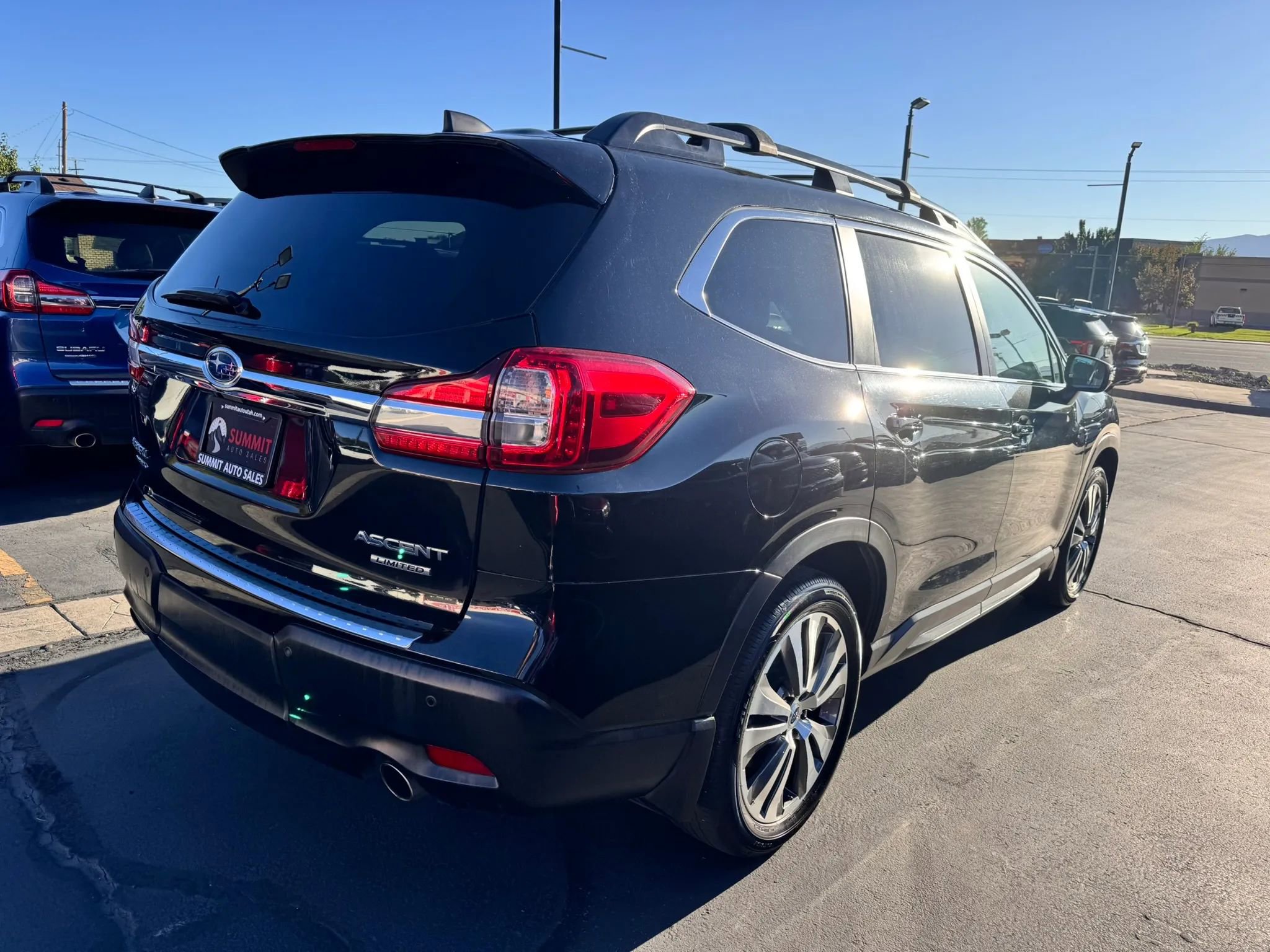 Used 2022 Subaru Ascent Limited w/ Technology Package image 4