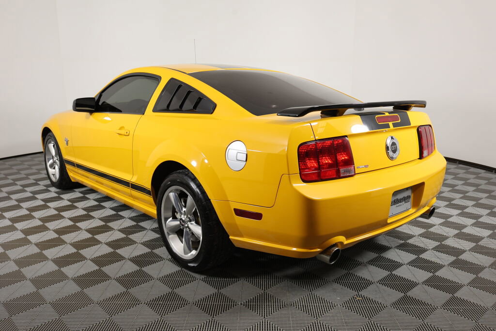 Used 2009 Ford Mustang GT Premium image 4