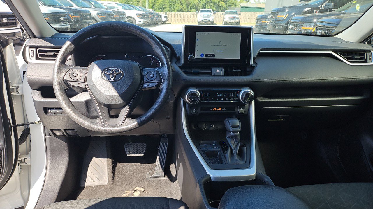 Used 2023 Toyota RAV4 XLE image 14