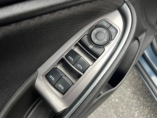 Used 2020 Chevrolet Malibu LT FWD image 26