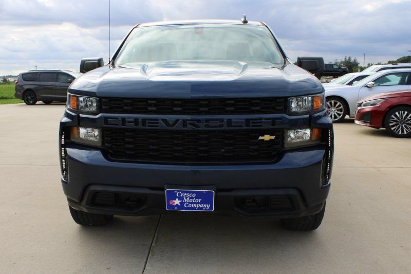 Used 2019 Chevrolet Silverado 1500 Custom w/ Custom Value Package AWD/4WD image 2