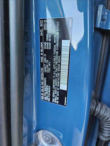 Used 2023 Volvo XC40 B5 Plus image 24