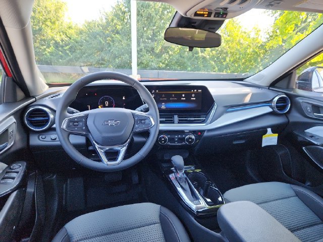 New 2026 Chevrolet Trax LT w/ Sunroof Package FWD image 20