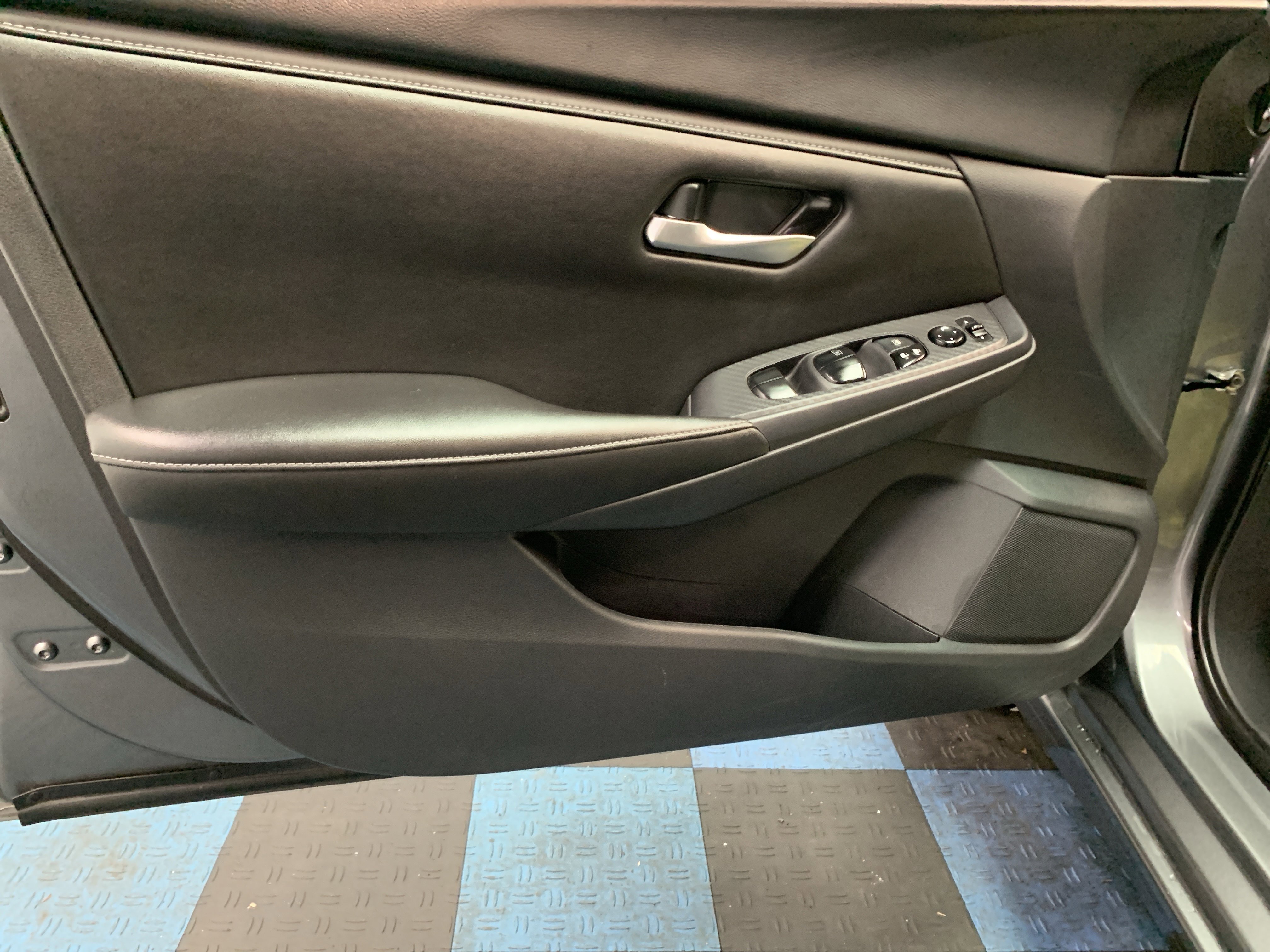 Used 2024 Nissan Sentra SV image 11