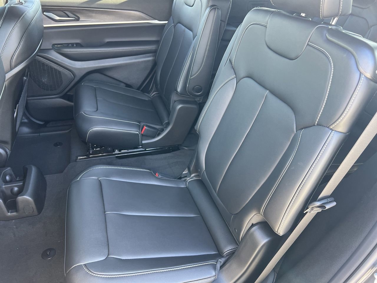 New 2025 Jeep Grand Cherokee L Limited AWD/4WD image 24