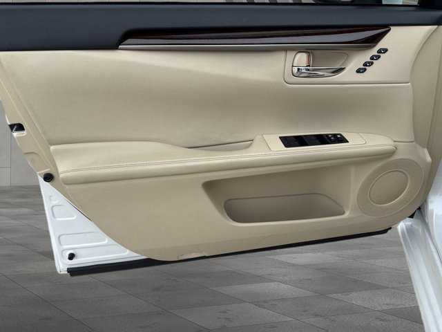 Used 2014 Lexus ES 350 w/ Luxury Package FWD image 8