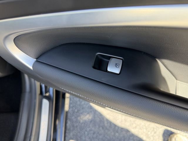 Used 2022 Genesis G70 2.0T image 30