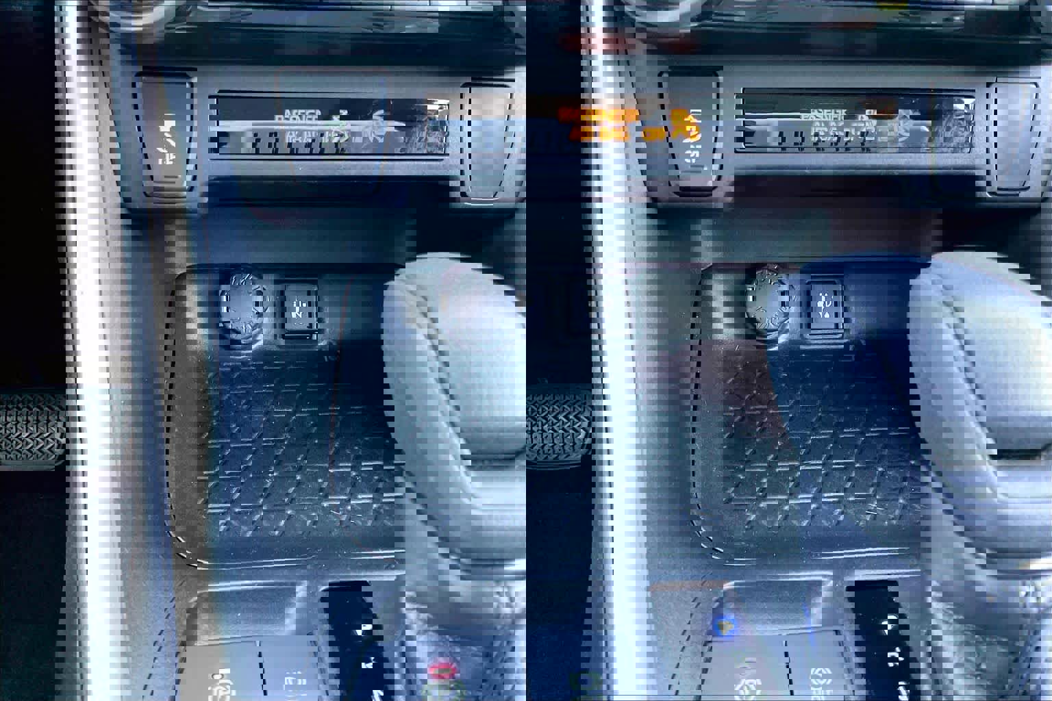 Used 2019 Toyota RAV4 LE w/ Carpet Mat Package image 34