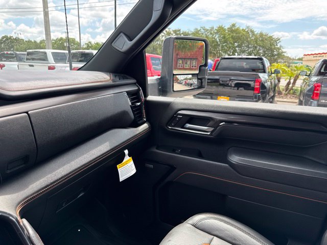 Used 2025 GMC Sierra 2500 AT4 AWD/4WD image 31