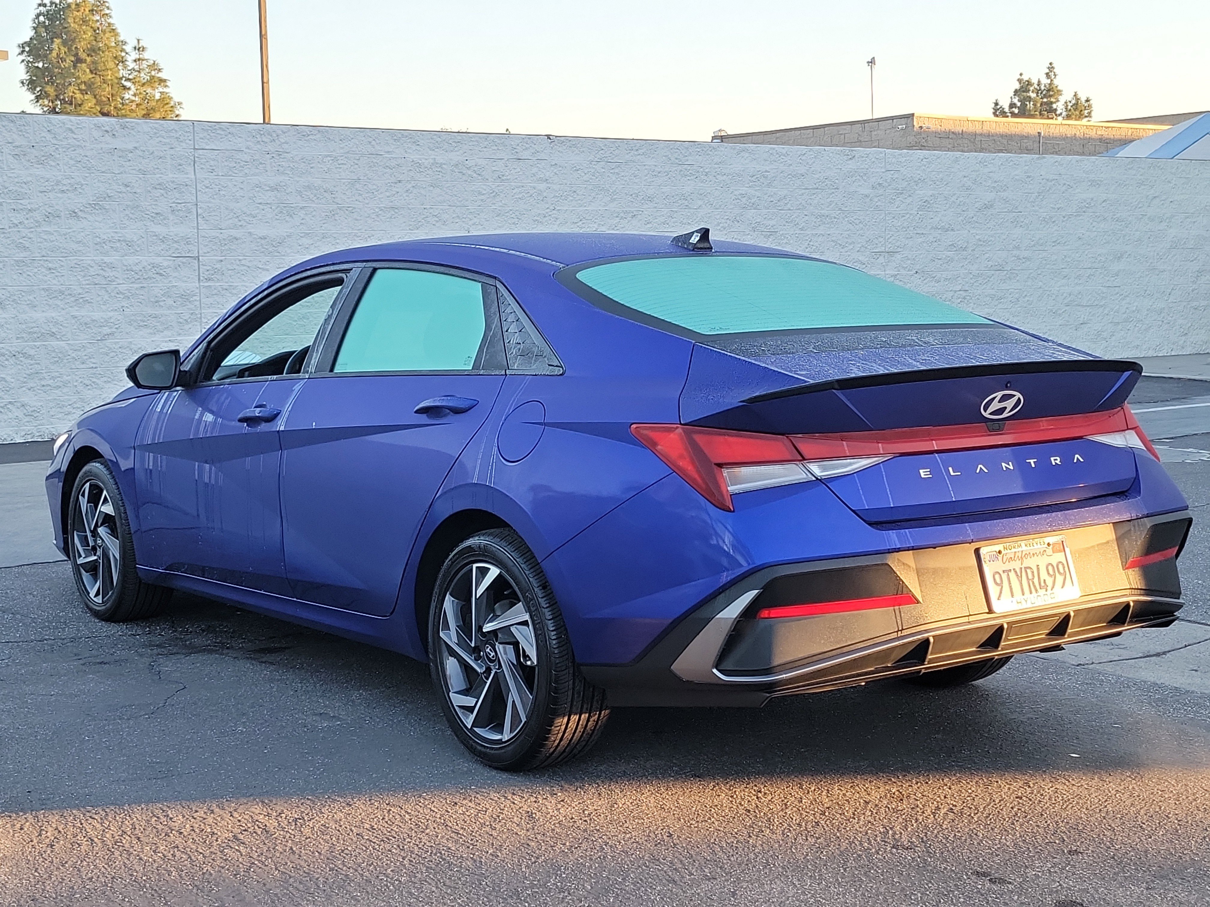 Certified 2025 Hyundai Elantra Sport w/ Cargo Package image 28