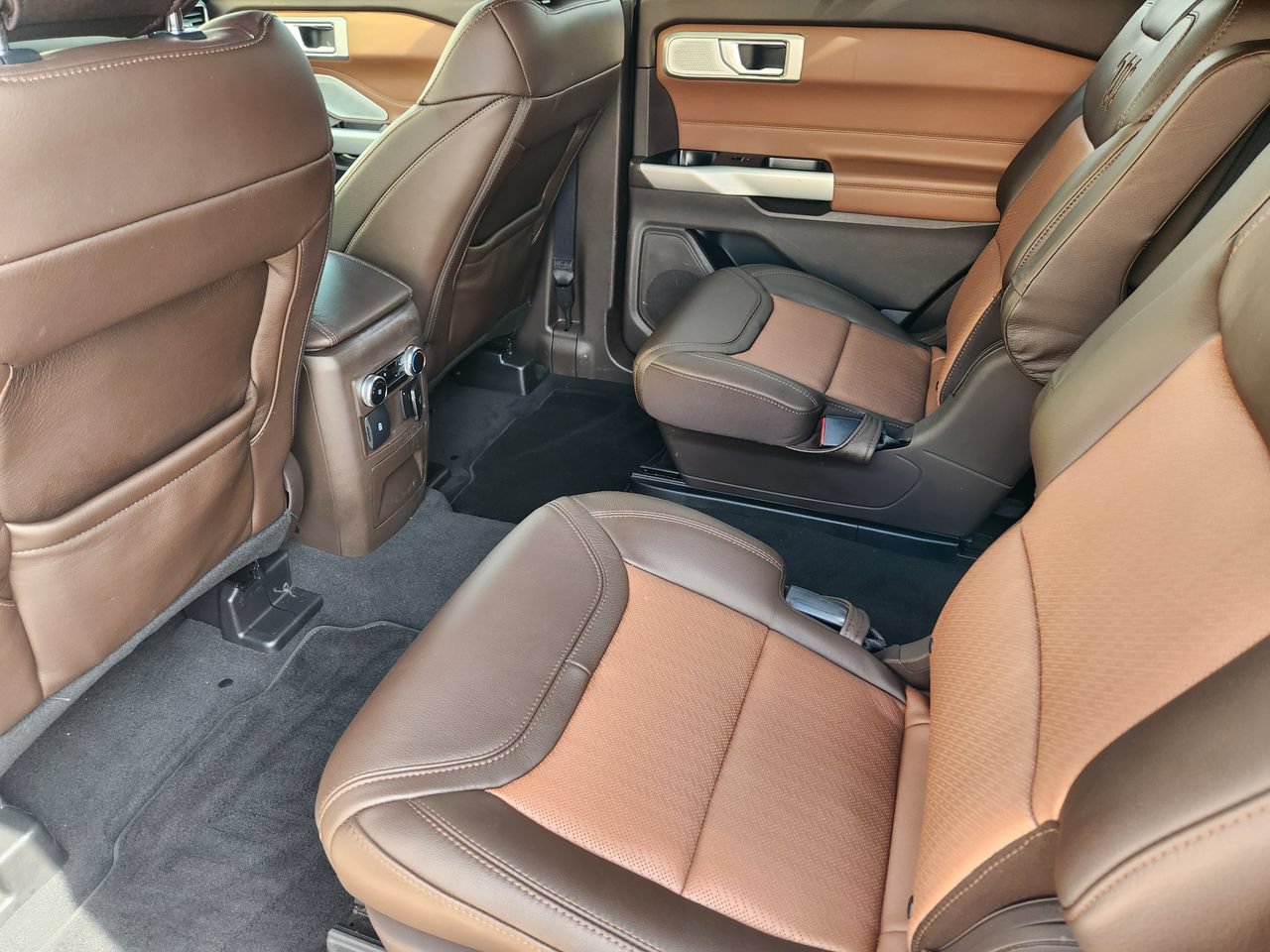 Used 2022 Ford Explorer King Ranch RWD image 28