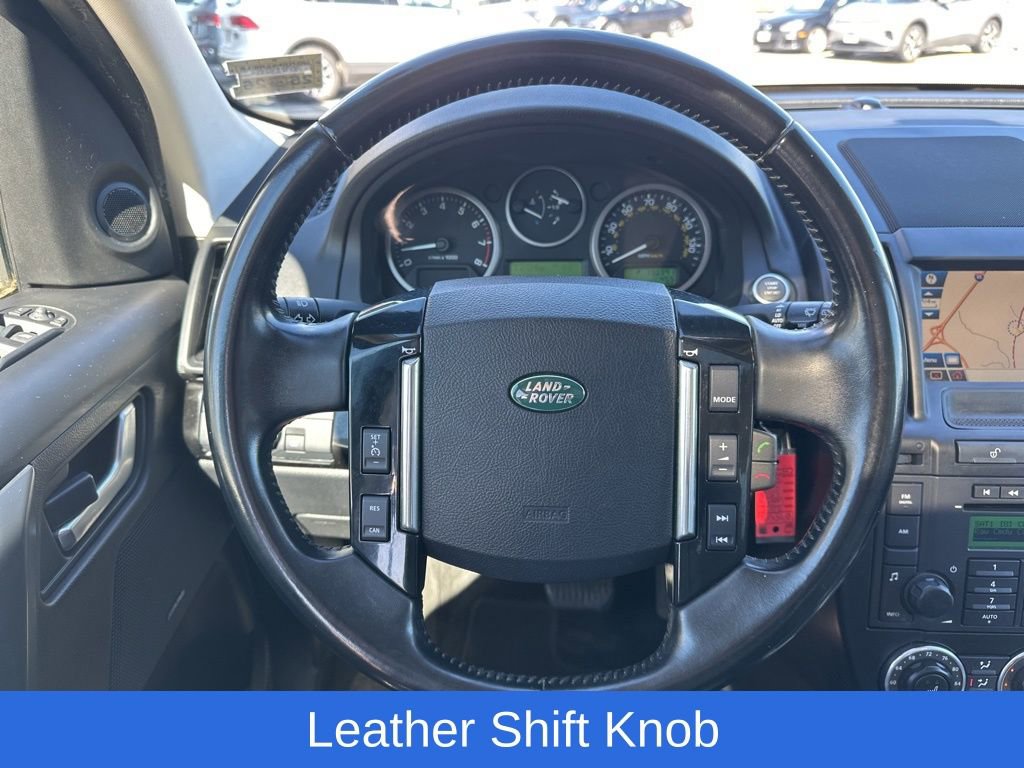 Used 2012 Land Rover LR2 HSE image 18