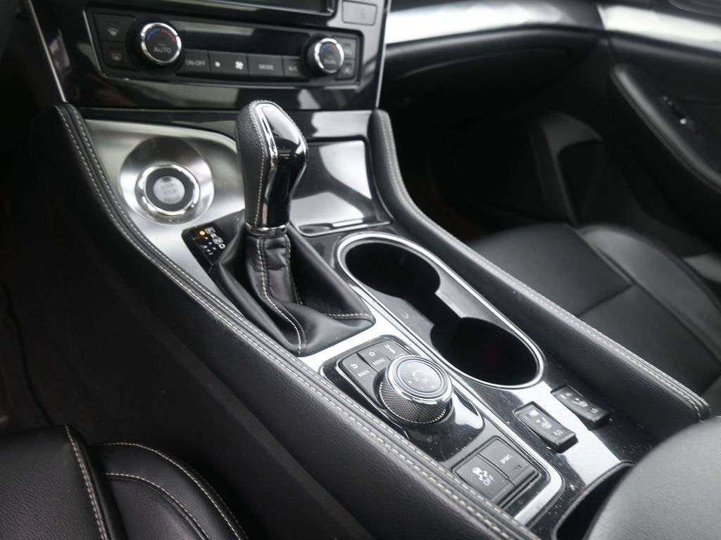 Used 2023 Nissan Maxima SL image 29