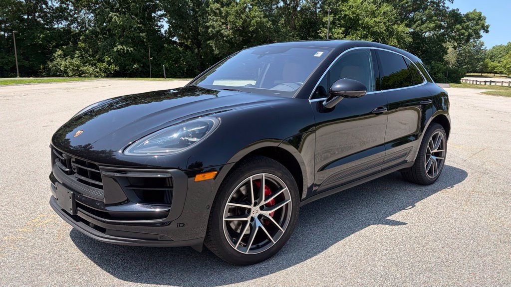 Used 2023 Porsche Macan S AWD/4WD image 1