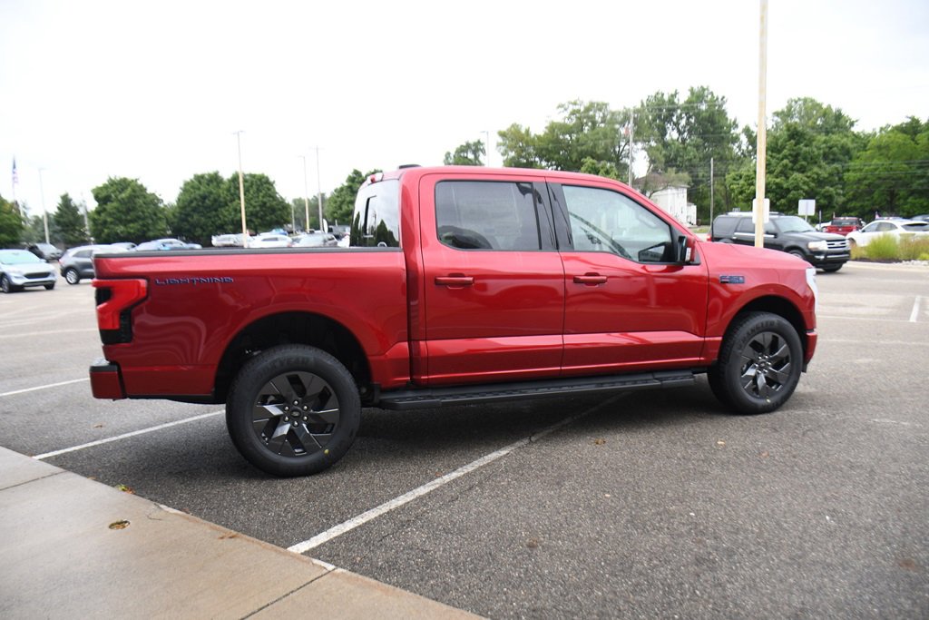 New 2025 Ford F150 Lightning Lariat image 7