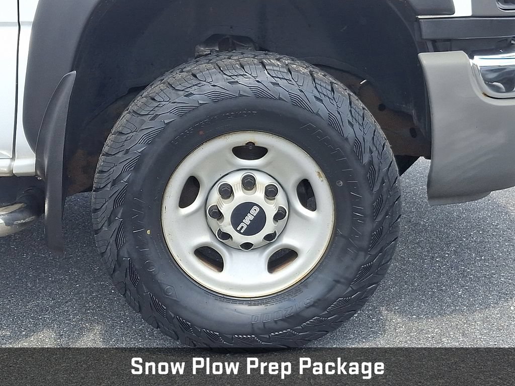 Used 2006 GMC Sierra 2500 W/T w/ Snow Plow Prep Package AWD/4WD image 9