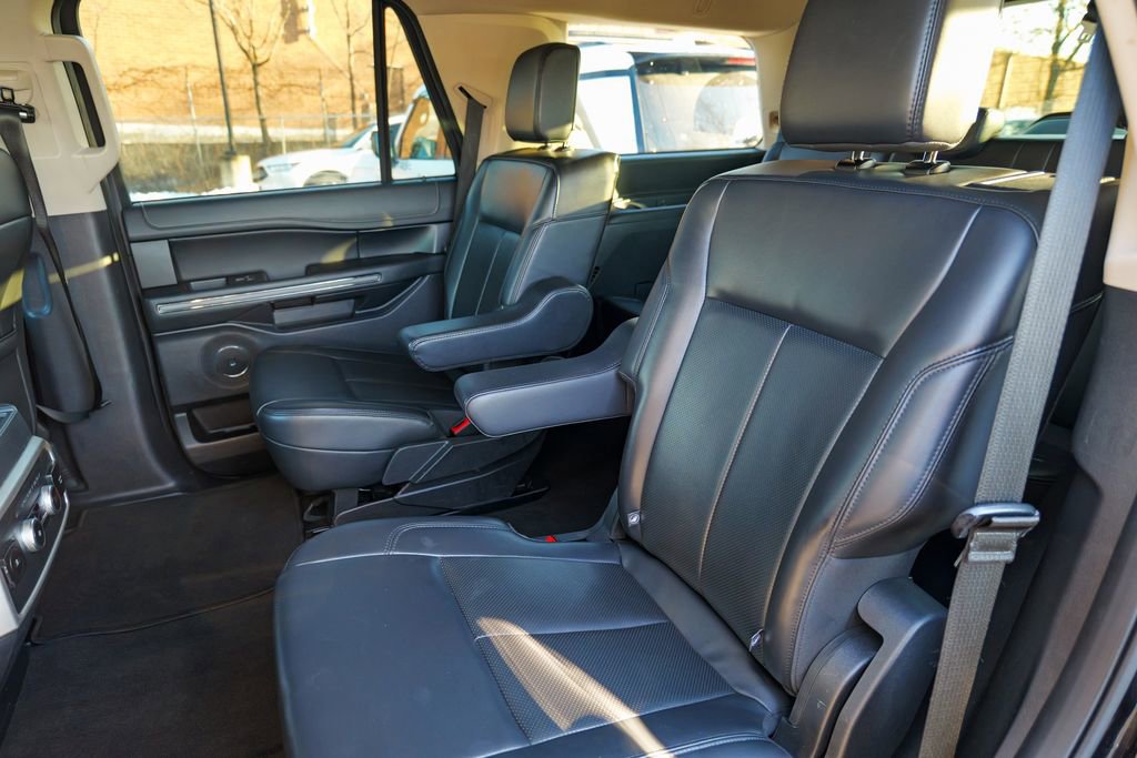 Used 2024 Ford Expedition XLT image 26