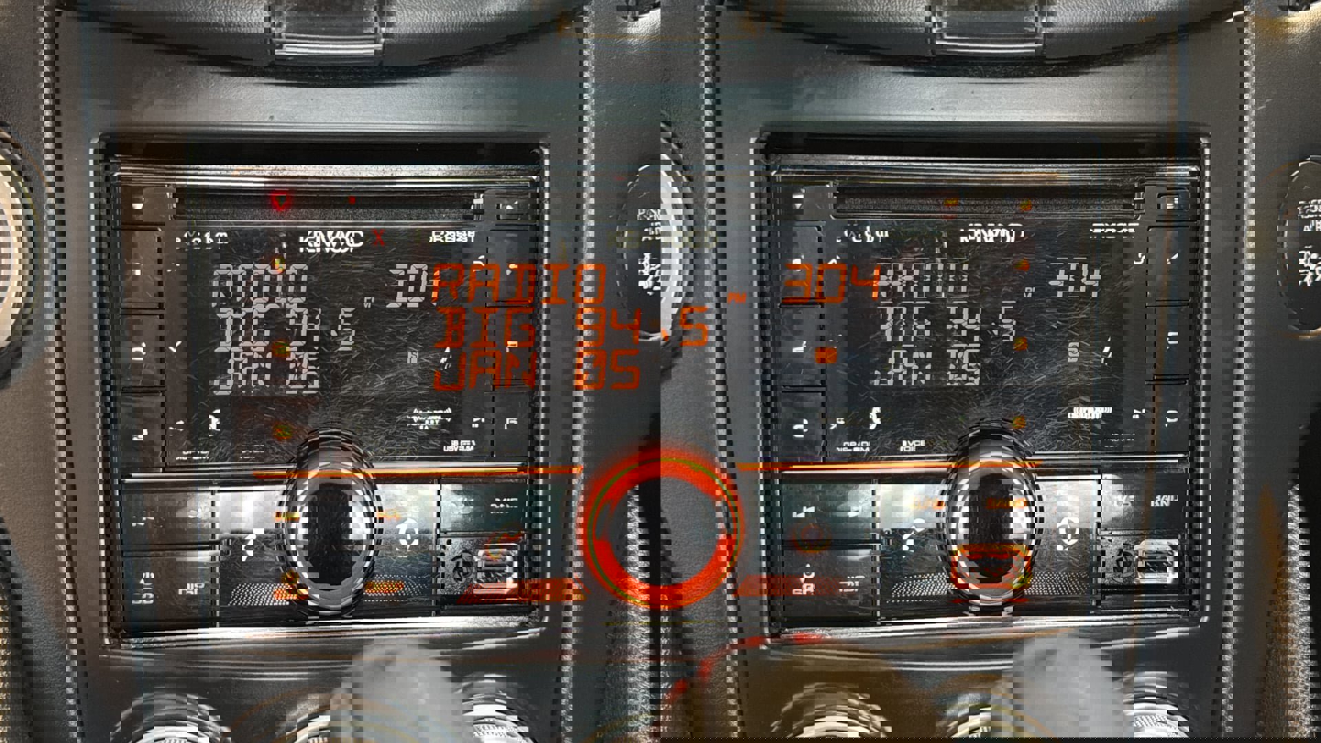 Used 2016 Nissan 370Z Coupe image 24