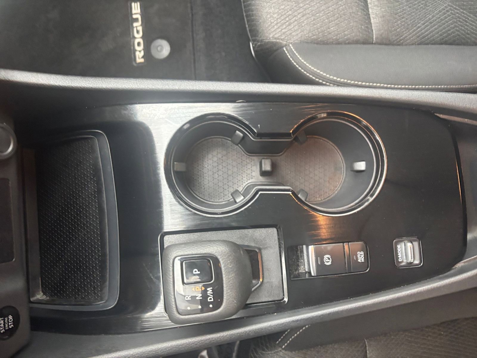 Used 2025 Nissan Rogue SV image 43